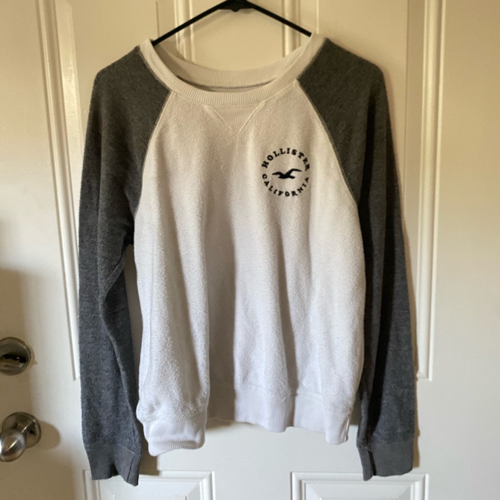 Hollister sweater